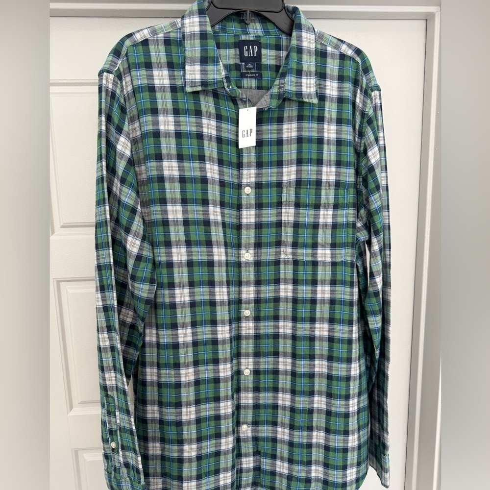 Men’s L Tall Plaid Button Down GAP